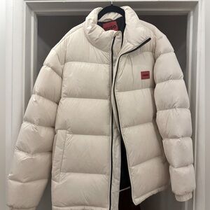 White Hugo Boss down puffer size XL. Never worn!